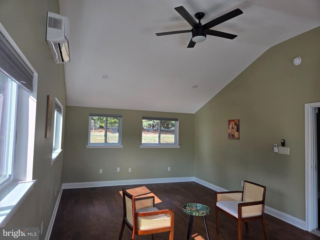 3300 Mount Airy Ct - Photo 6 of 33