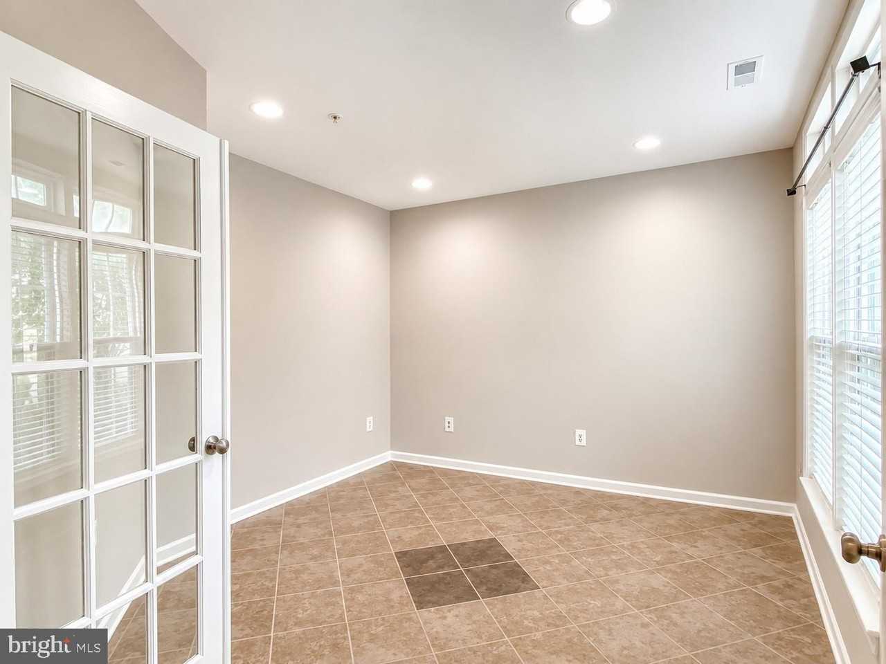 1743 Theale Way - Photo 3 of 35