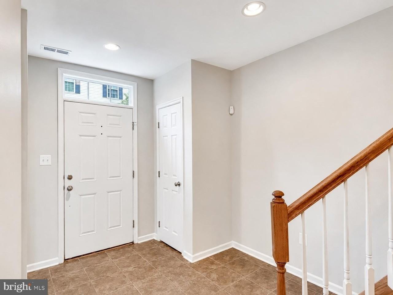 1743 Theale Way - Photo 4 of 35