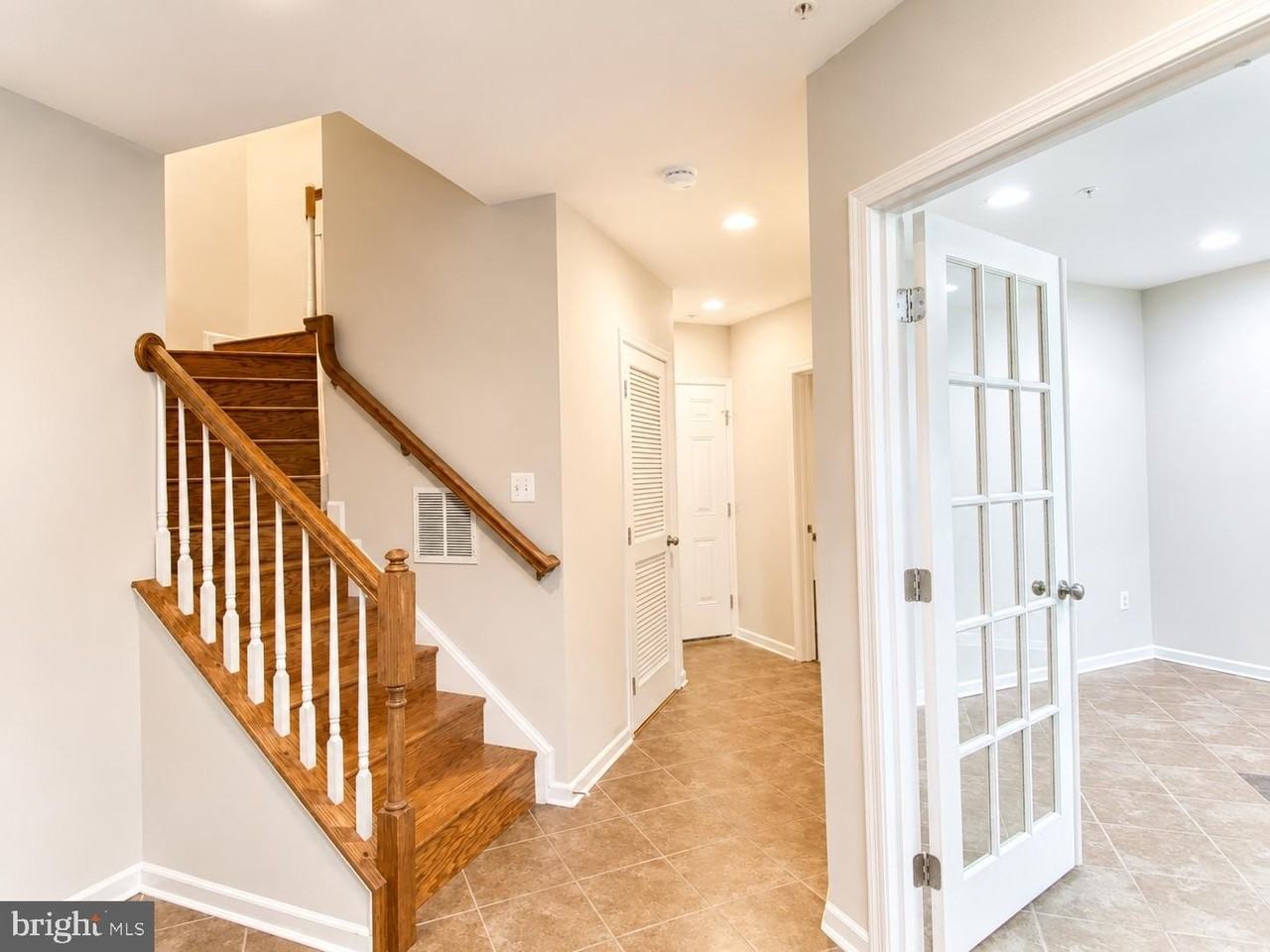 1743 Theale Way - Photo 5 of 35