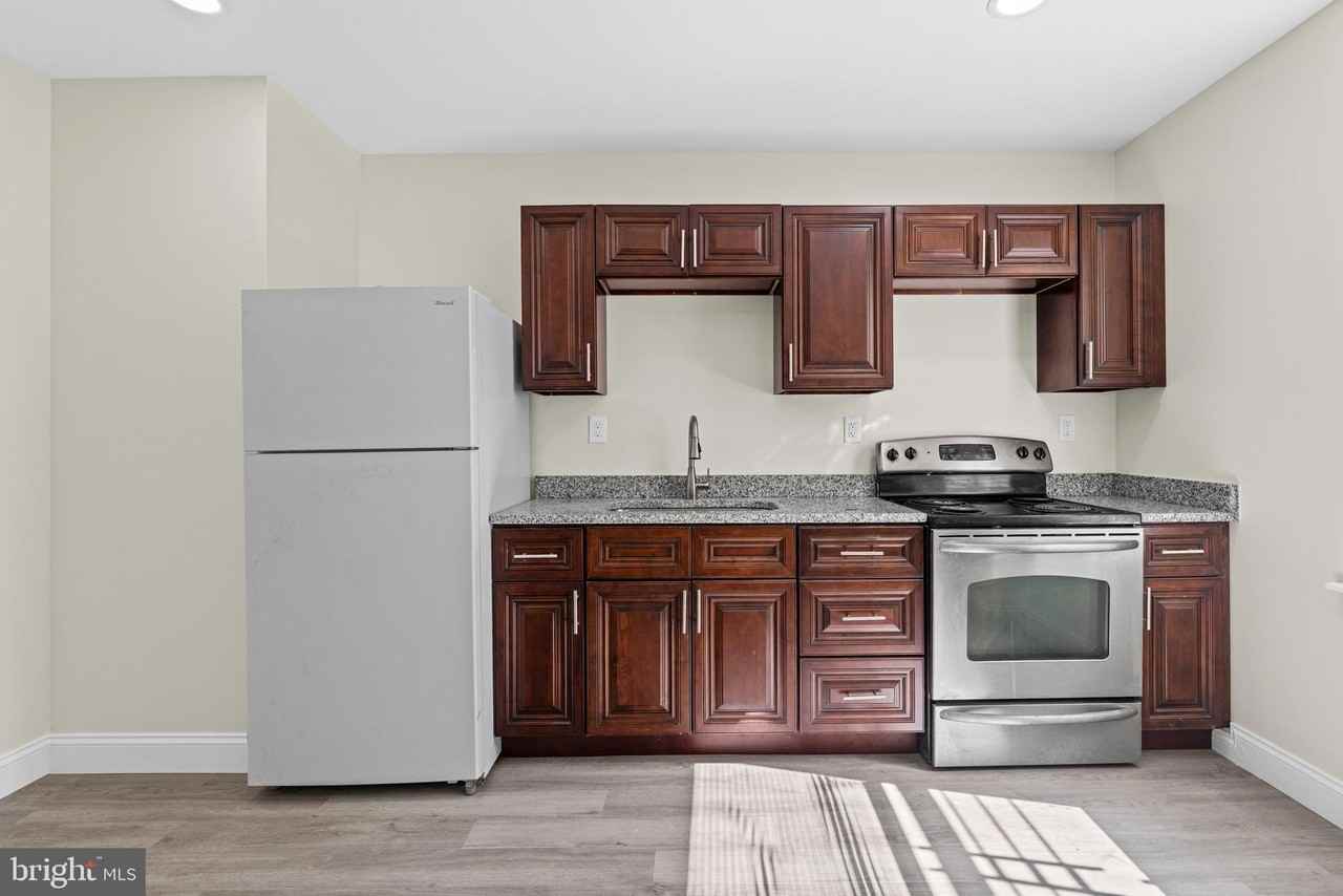 1669 N Milton Ave - Photo 6 of 26