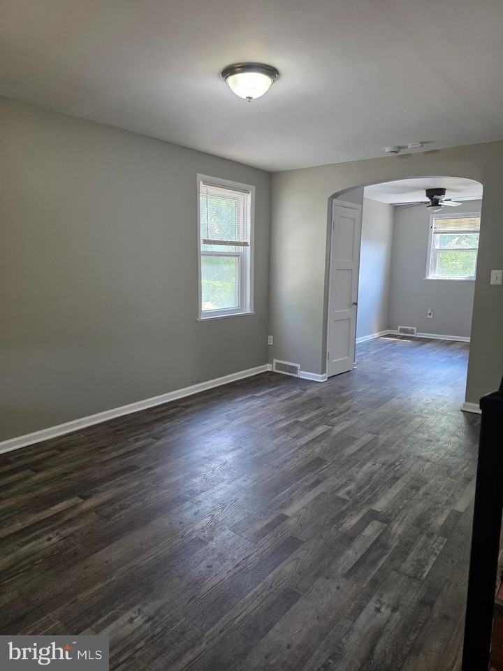 835 E Cold Spring Ln - Photo 2 of 19