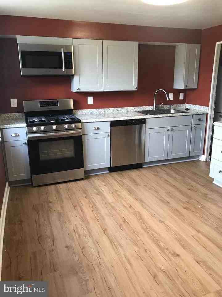 3004 Elizabeth Ave - Photo 3 of 11