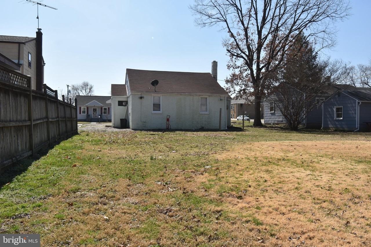2902 Michigan Ave - Photo 2 of 16