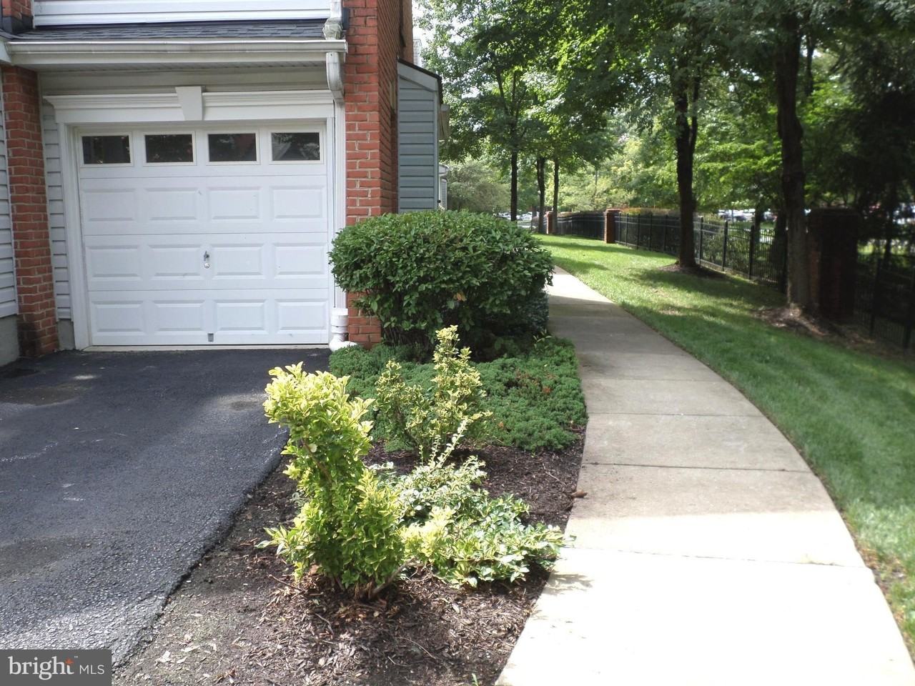 10808 Warfield Pl #207 - Photo 3 of 27