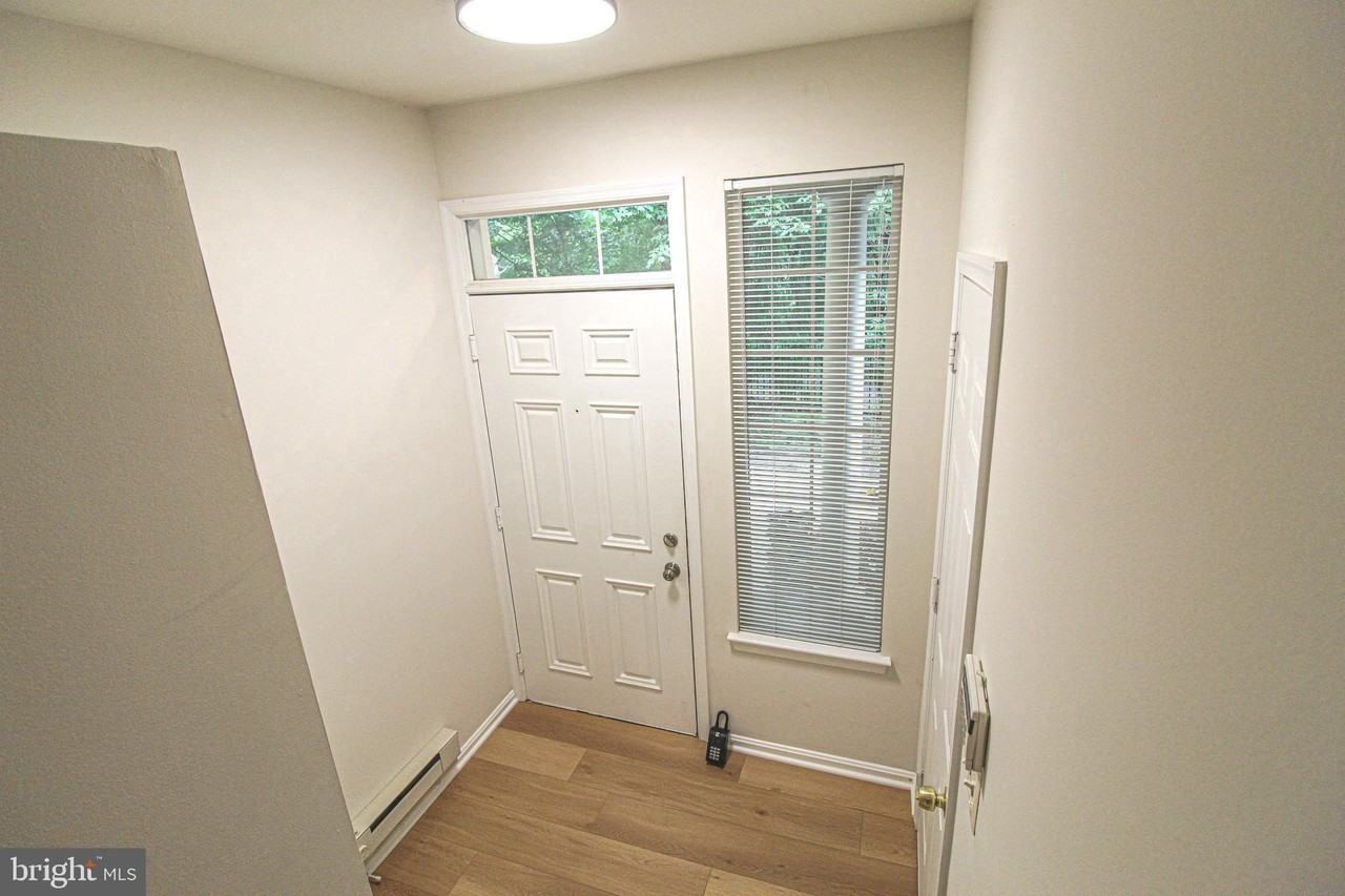 10808 Warfield Pl #207 - Photo 7 of 27
