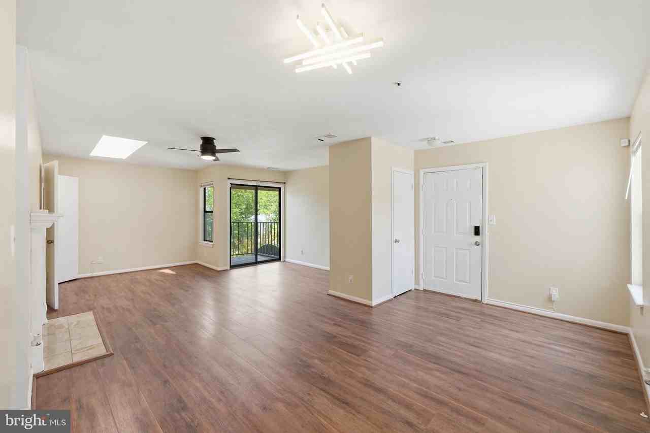 13408 Shady Knoll Dr #308 - Photo 7 of 20