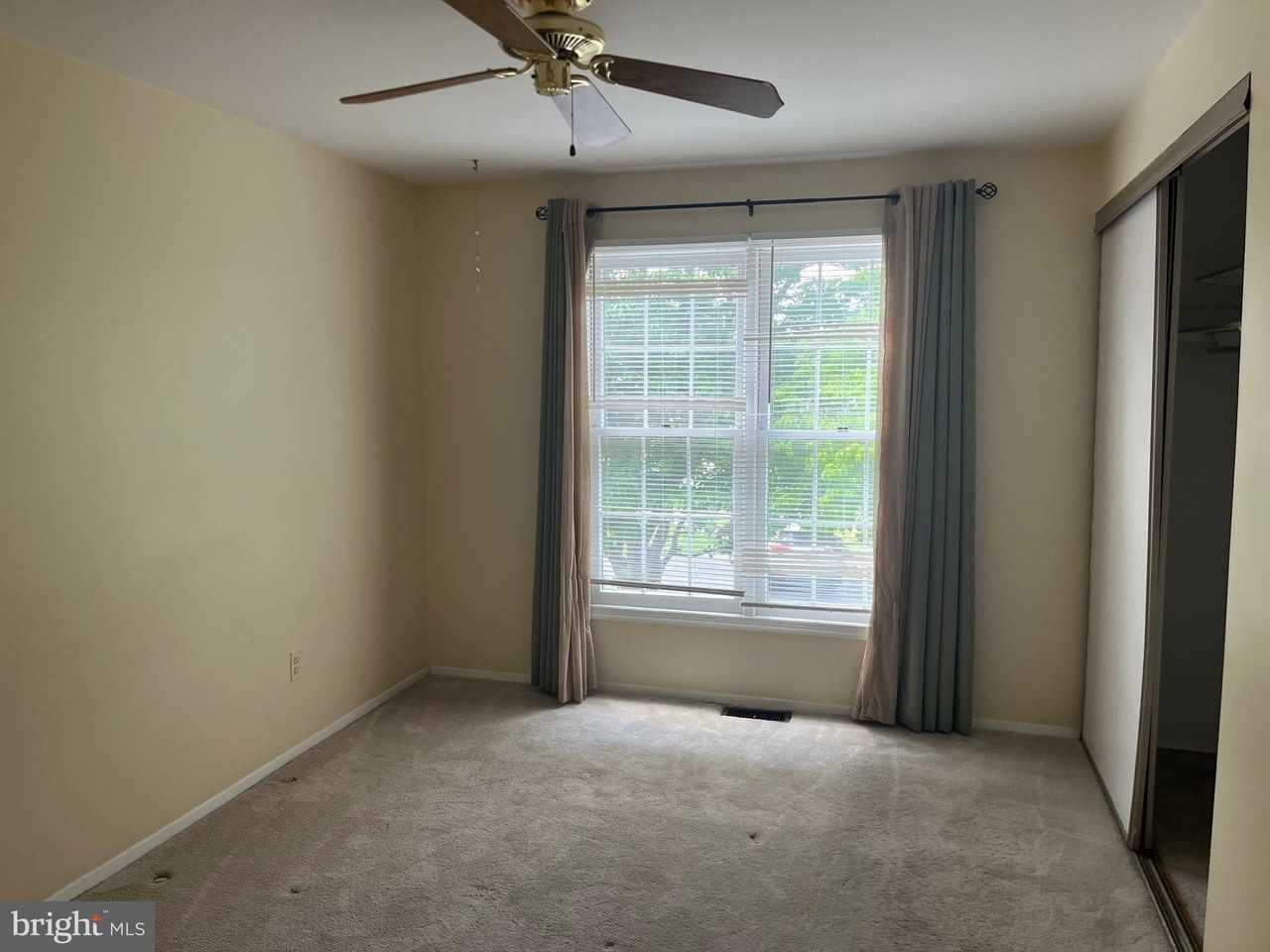 39 Triple Crown Ct - Photo 7 of 12