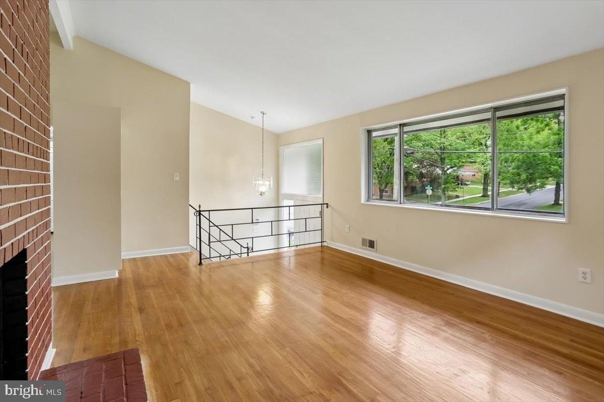 901 Kenbrook Dr - Photo 5 of 45