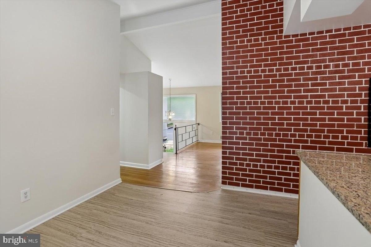 901 Kenbrook Dr - Photo 7 of 45