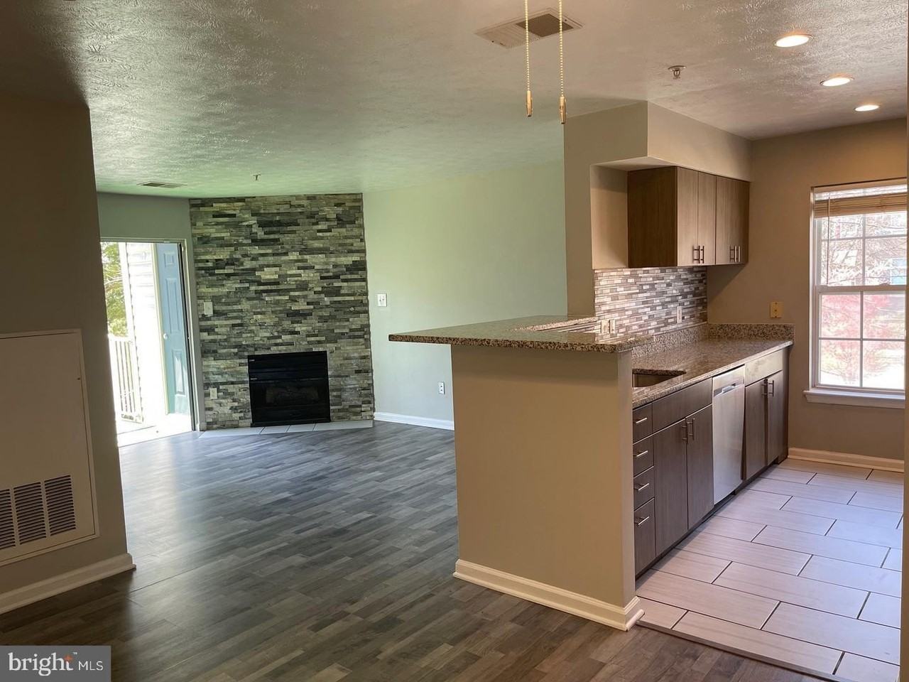 8911C Town Center Cir #212 - Photo 3 of 13