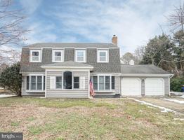 featured image of 211 Queen Anne Rd