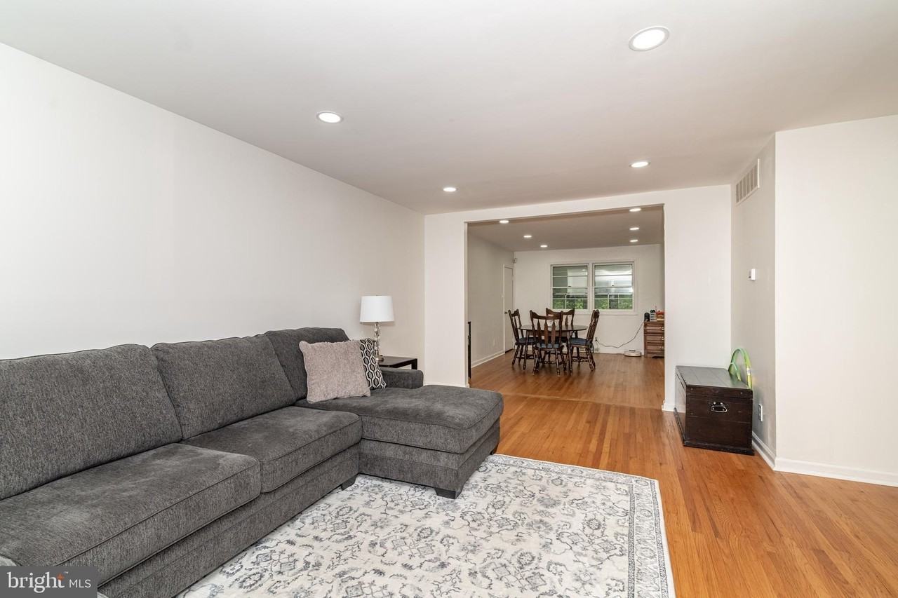 1744 Lark Ln - Photo 5 of 45