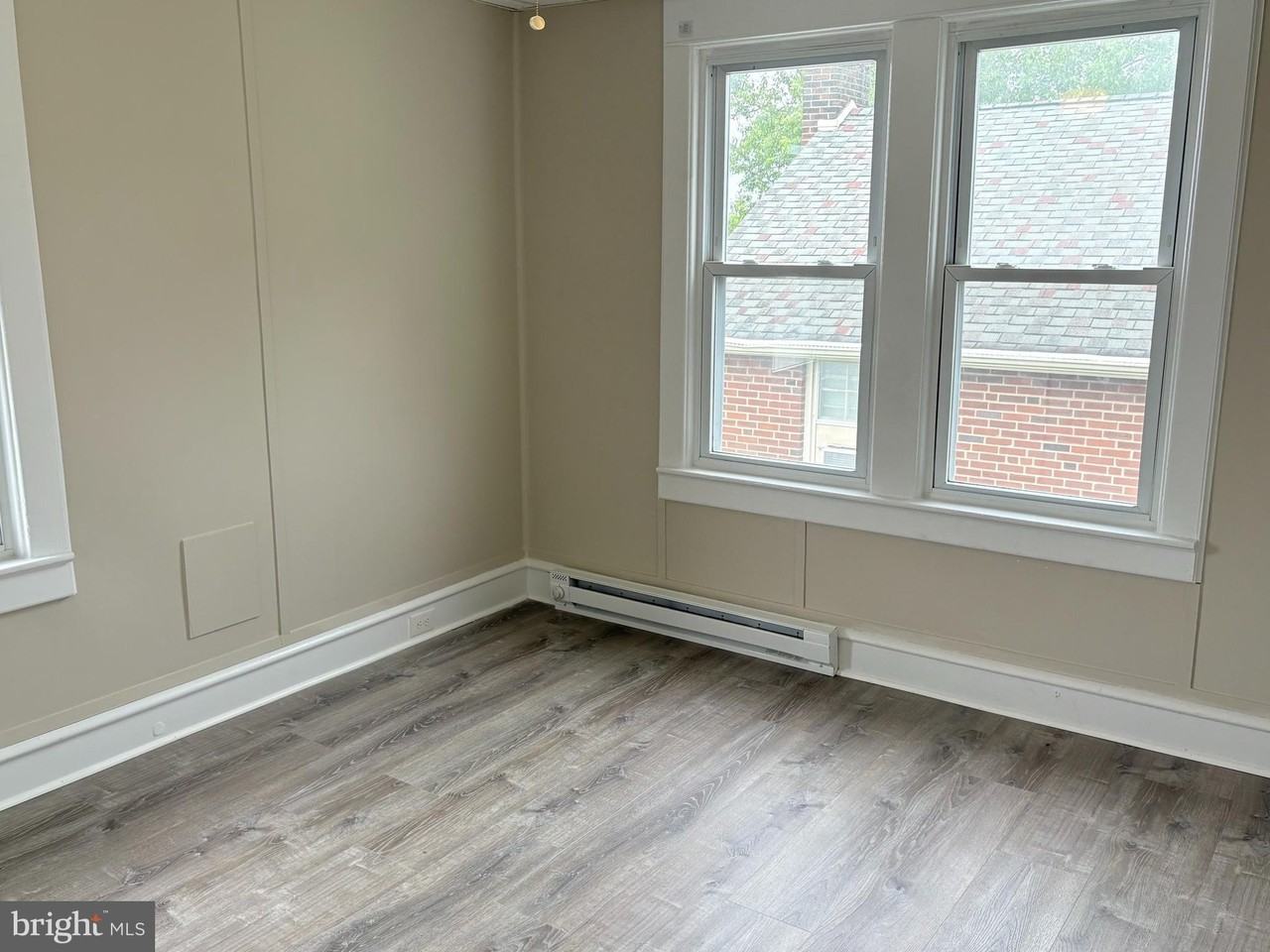 1535 Gross Ave - Photo 4 of 14