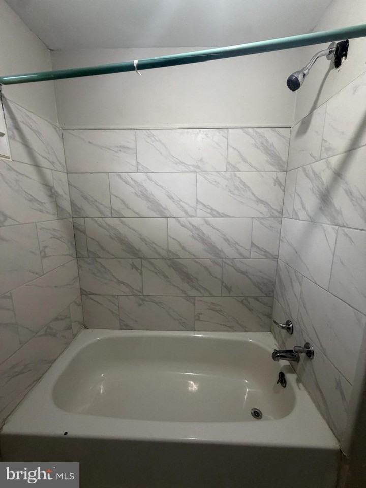 124 Stanger Ave - Photo 6 of 8