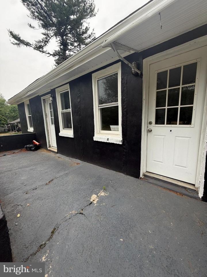 124 Stanger Ave - Photo 7 of 8