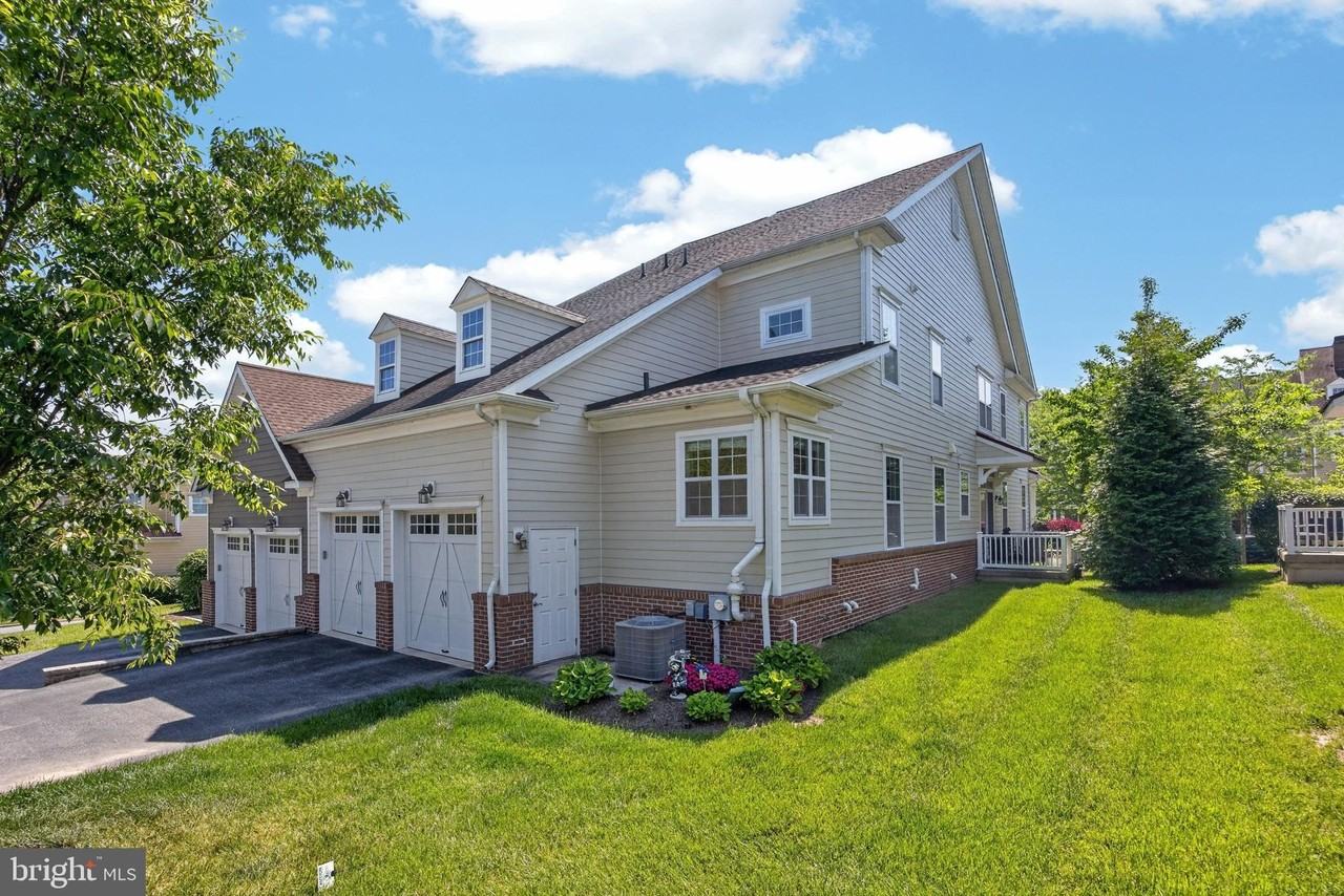 121 Shilling Ave - Photo 4 of 37
