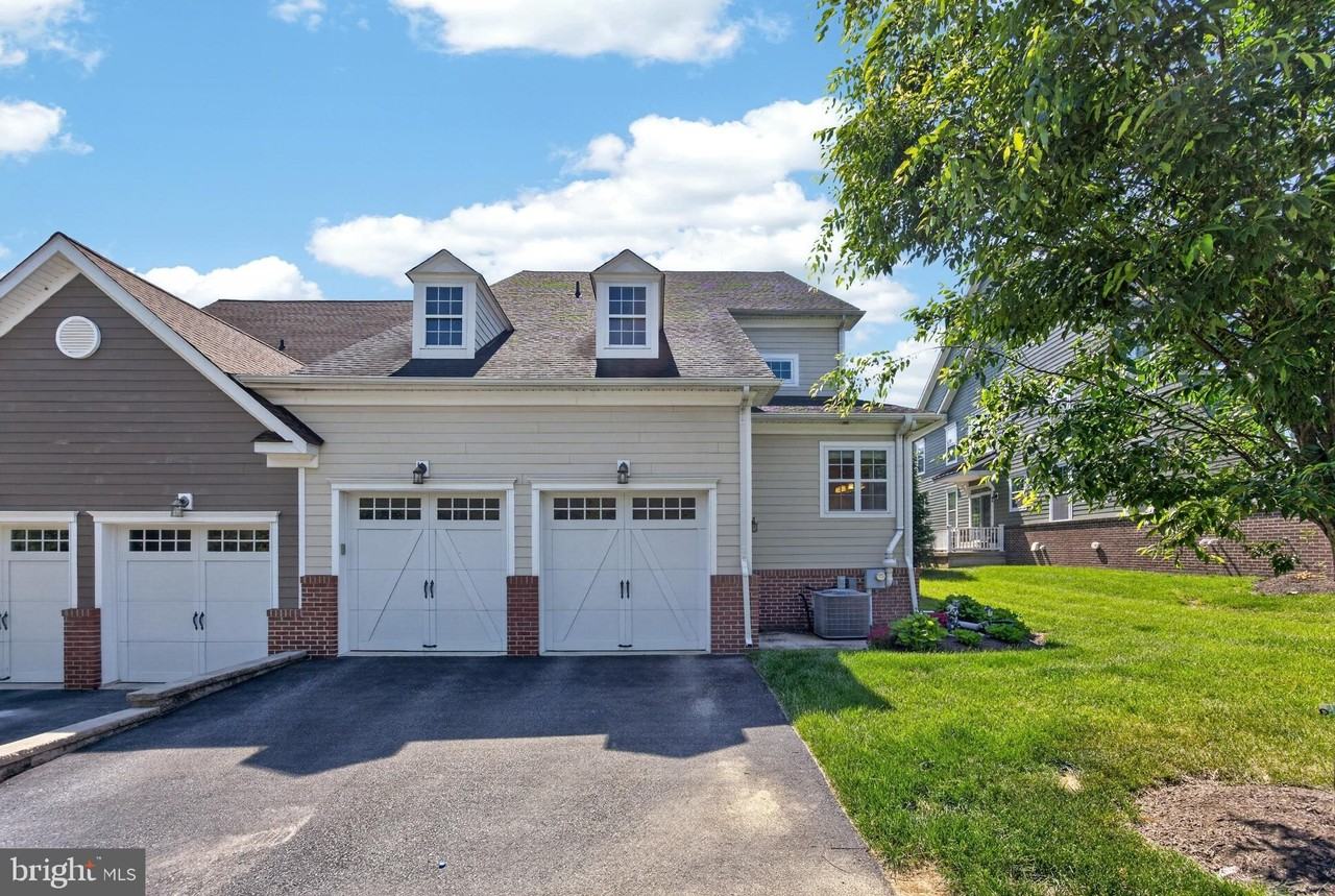 121 Shilling Ave - Photo 5 of 37