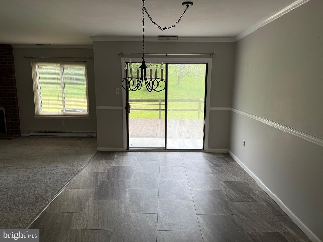 204 Village Rd - Photo 5 of 16
