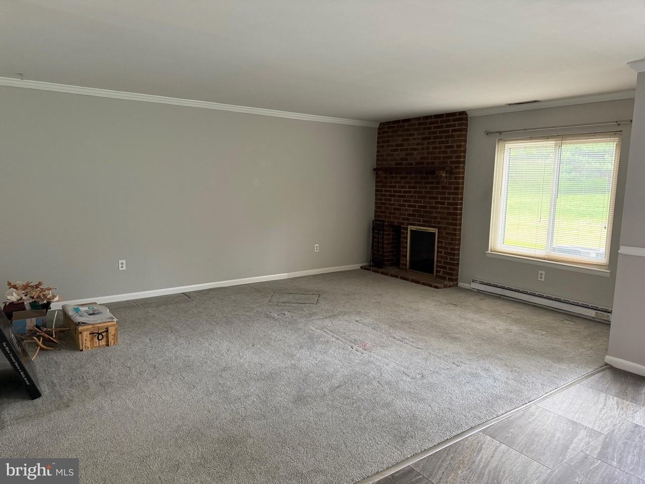 204 Village Rd - Photo 7 of 16