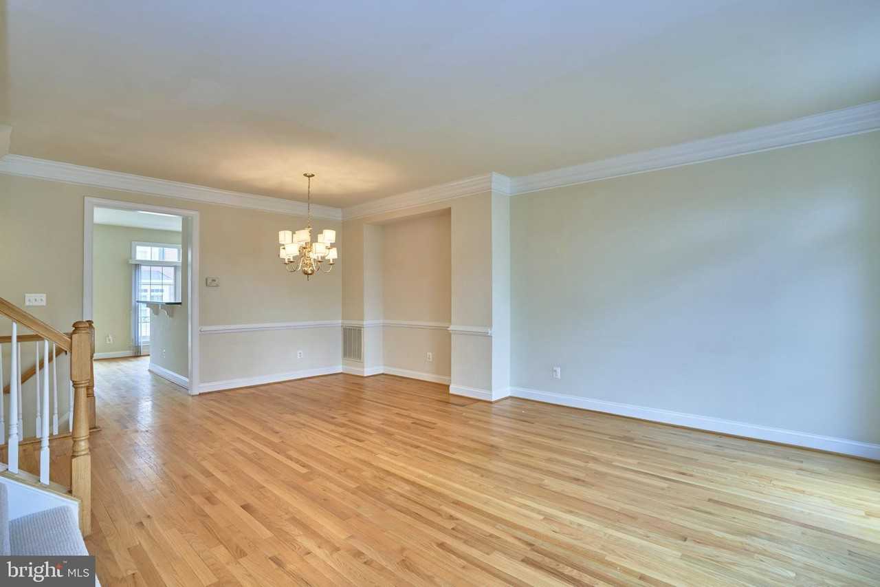 1759 22nd St N - Photo 7 of 37