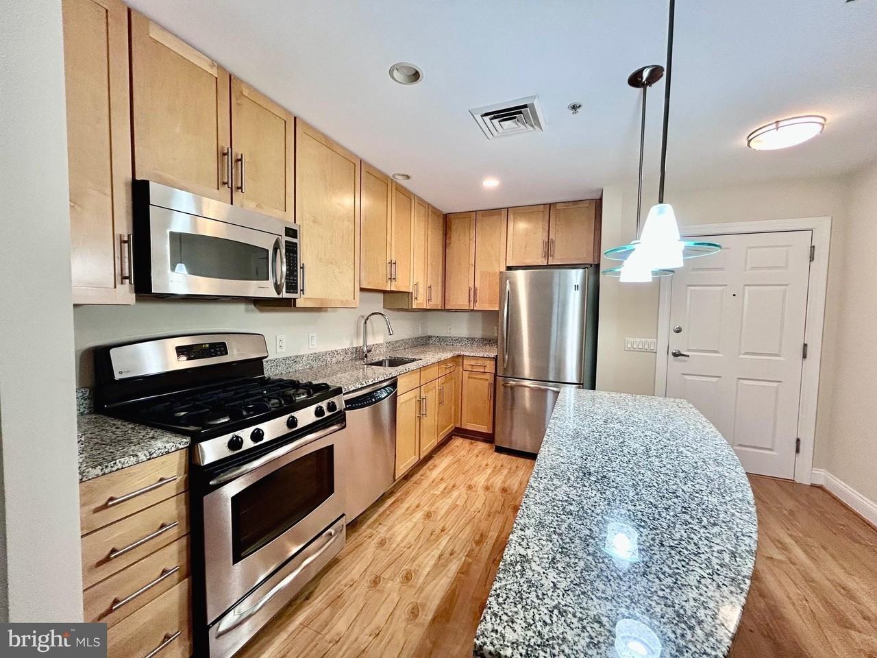 525 N Fayette St #117 - Photo 4 of 24