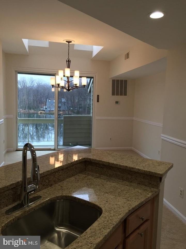 11242 Harbor Ct #1242 - Photo 5 of 8