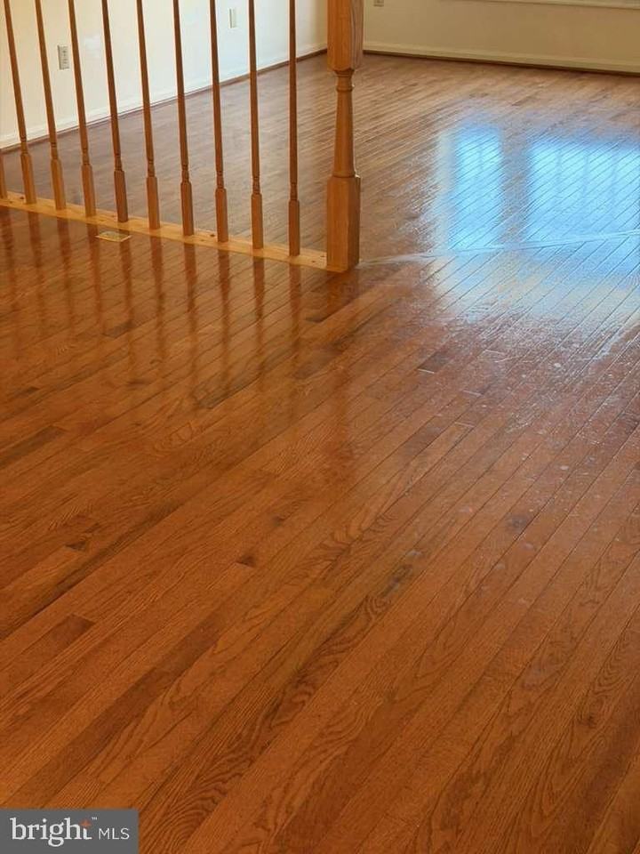 5976 Norham Dr - Photo 5 of 31