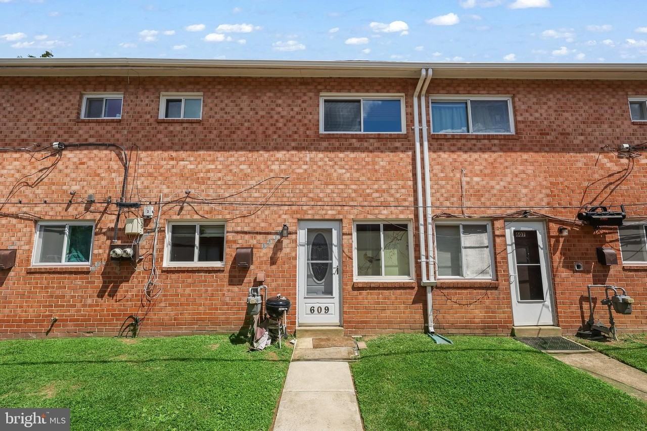 609 Jefferson St #18 - Photo 2 of 24