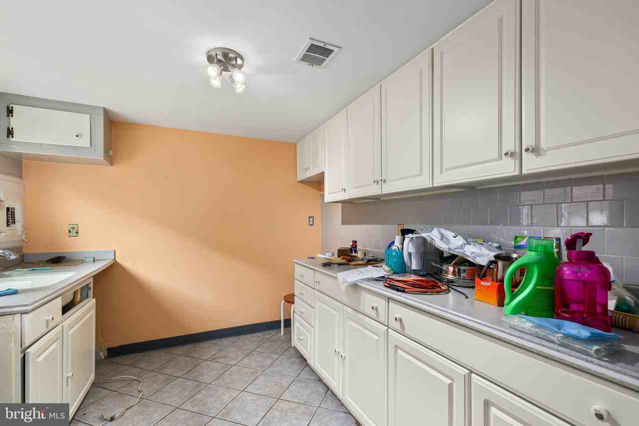 609 Jefferson St #18 - Photo 7 of 24