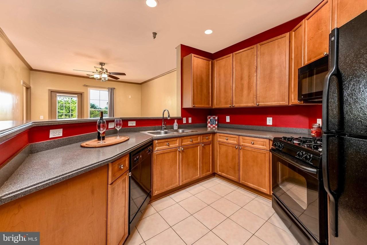 815 Branch Dr #401 - Photo 7 of 34