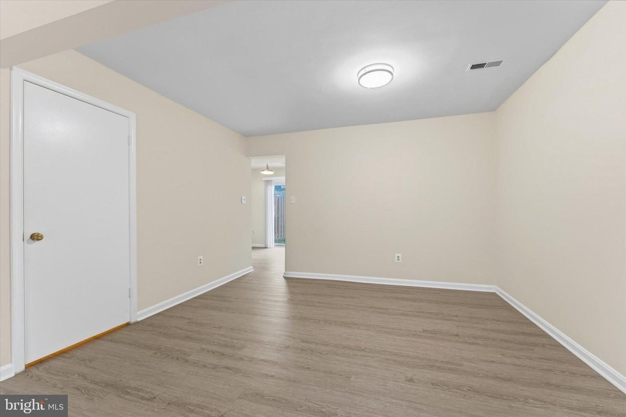 2753 Bixby Rd - Photo 3 of 22
