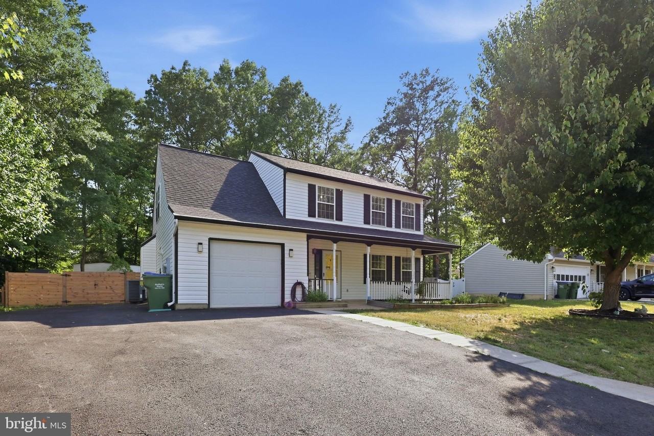 10106 S Fulton Dr - Photo 2 of 23