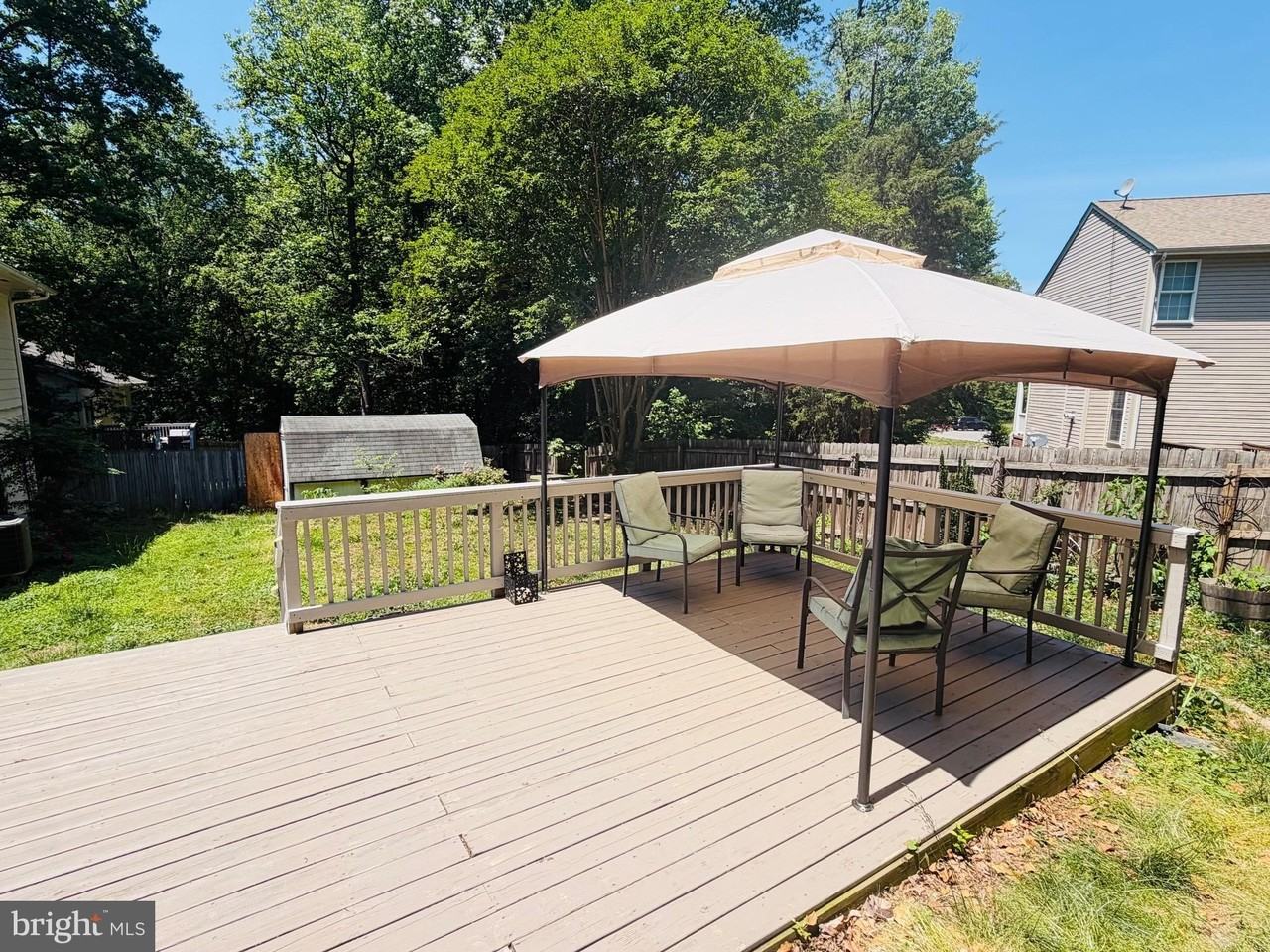 1705 Sherwood Dr - Photo 4 of 32