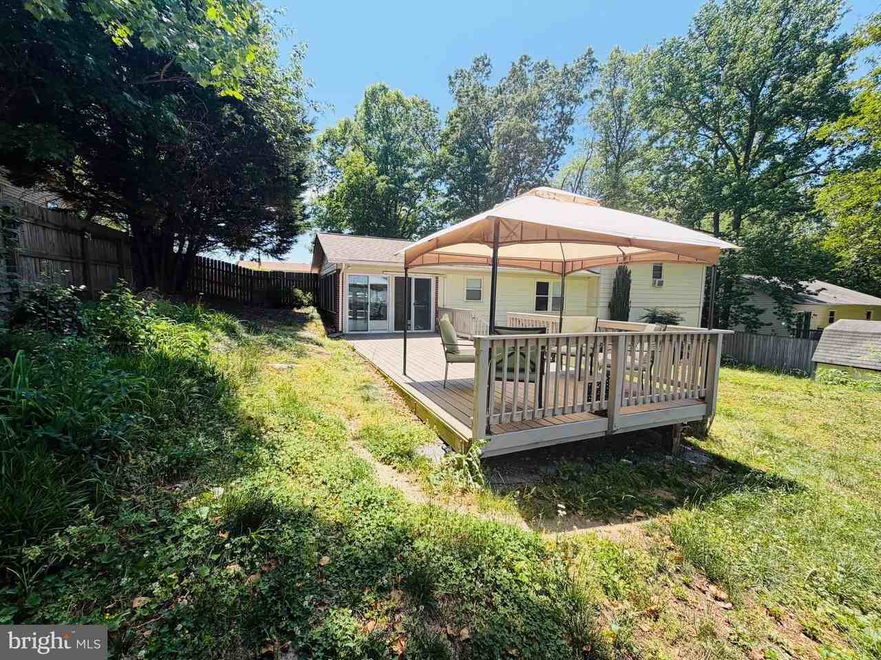 1705 Sherwood Dr - Photo 5 of 32