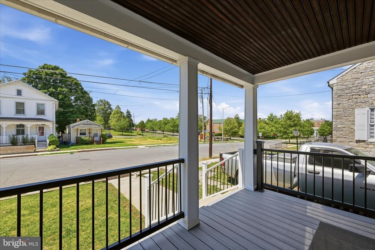 312 E Piccadilly St - Photo 4 of 24