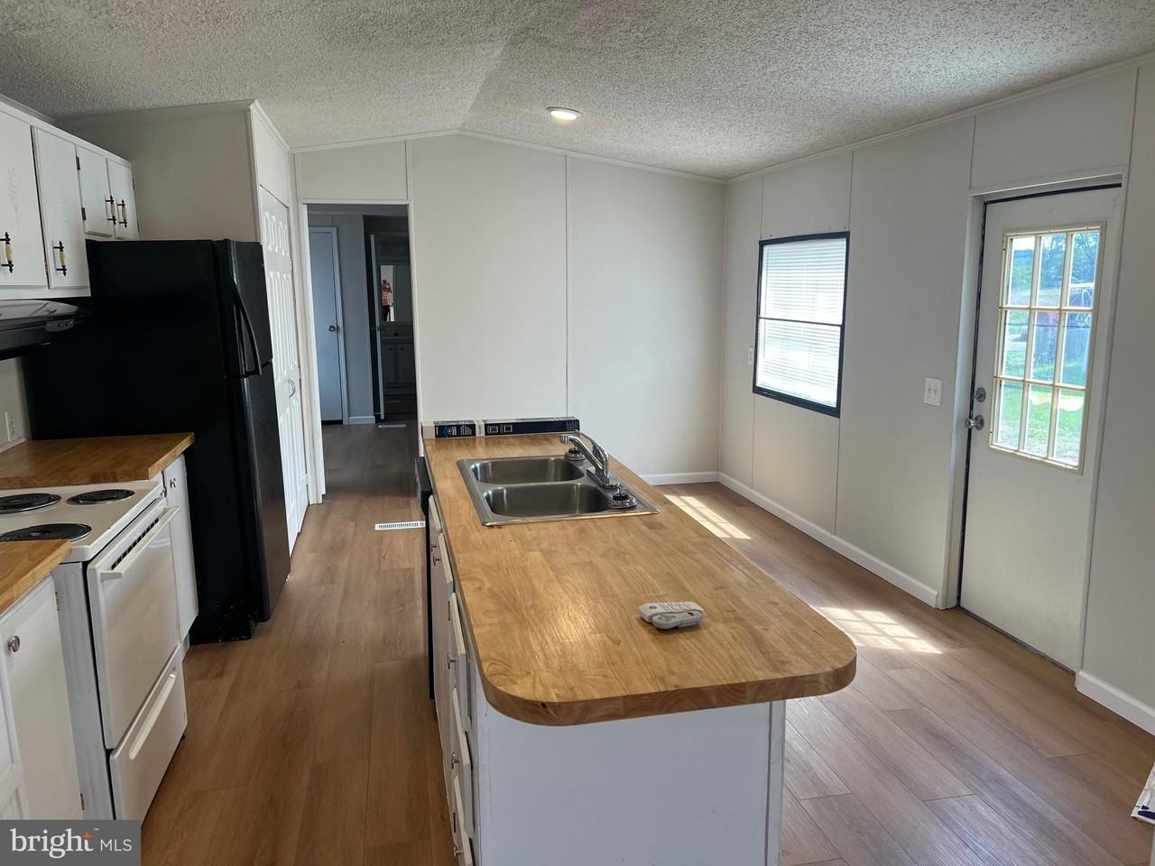126 Dugan Ct - Photo 4 of 12