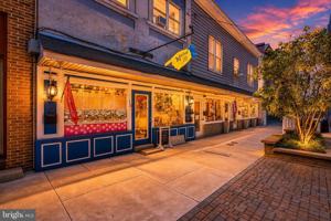 featured image of 15 N Washington St #2