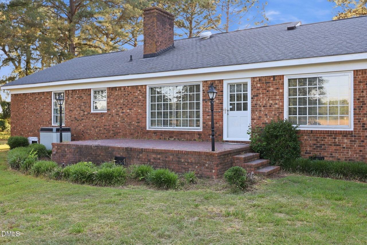 1130 Prospect Church Rd - Photo 4 of 47
