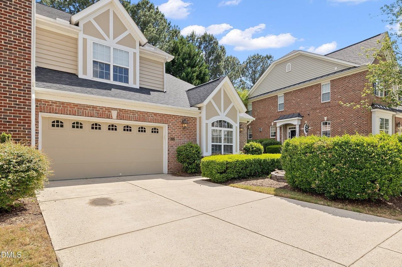 13347 Ashford Park Dr - Photo 3 of 45