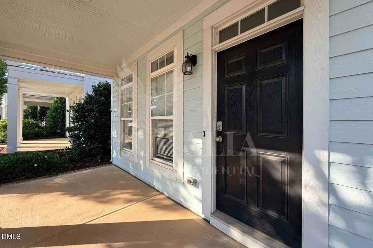 7754 Acc Blvd - Photo 2 of 41