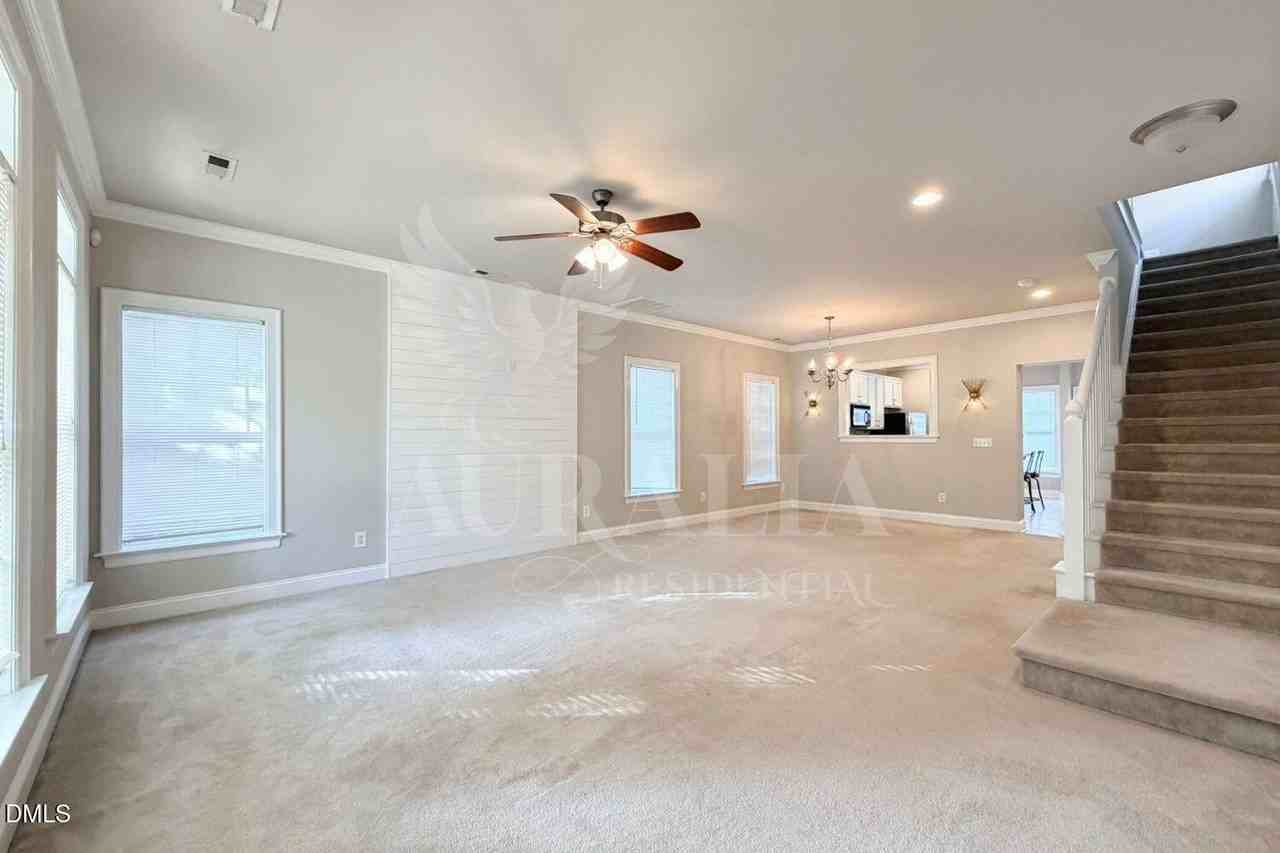 7754 Acc Blvd - Photo 3 of 41