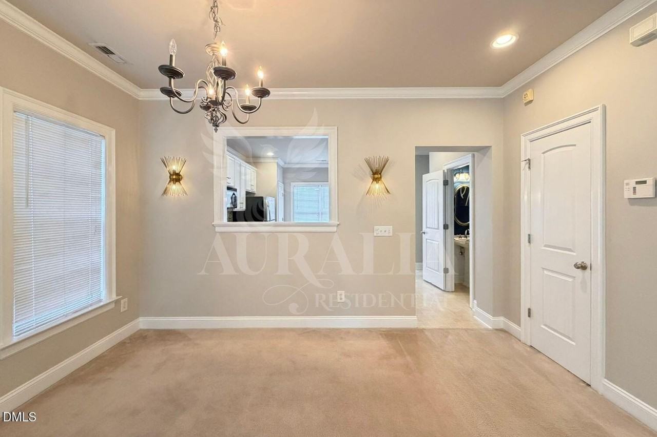 7754 Acc Blvd - Photo 6 of 41