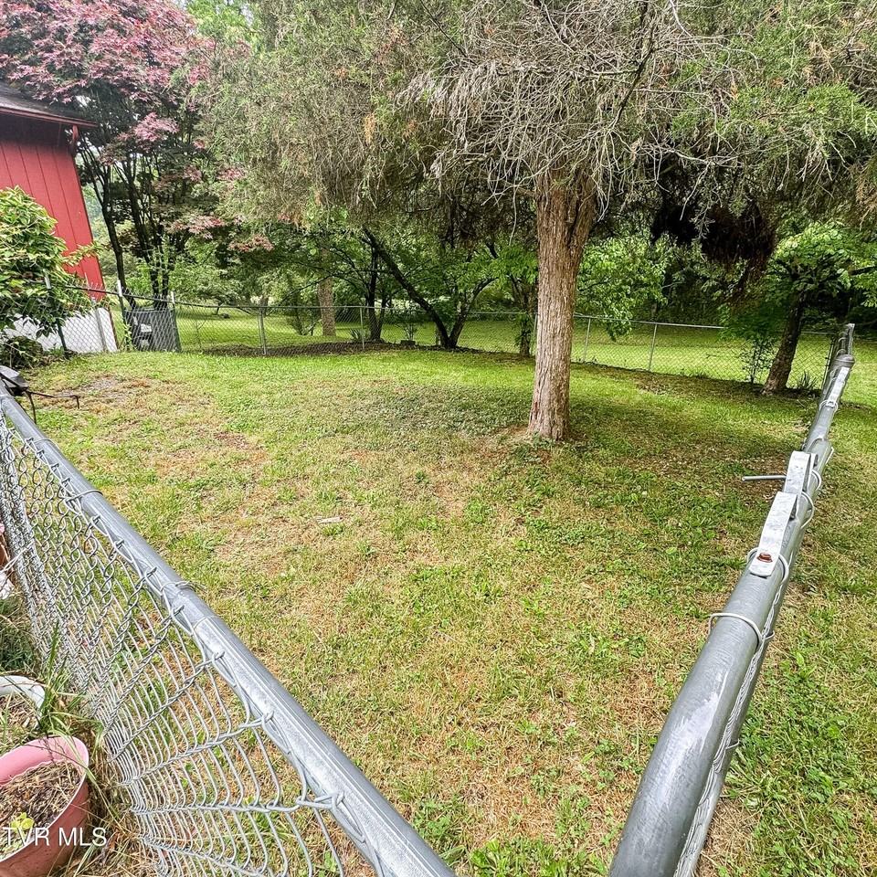 571 Meadow View Rd - Photo 3 of 30