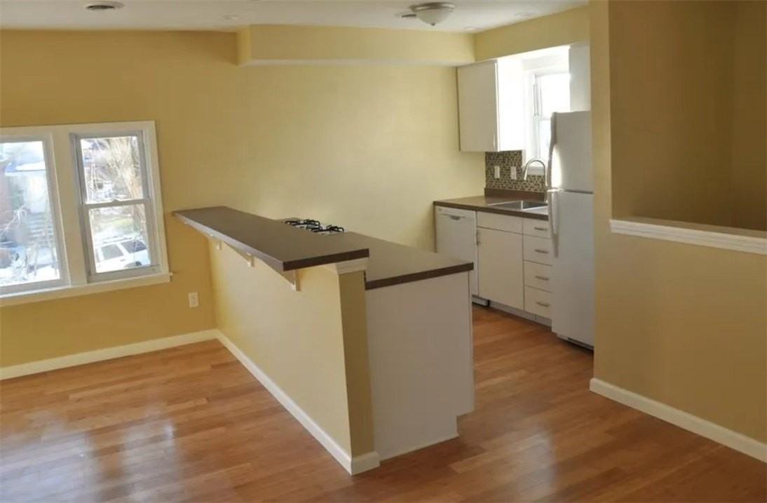 1640 Ellsworth Ave - Photo 3 of 4