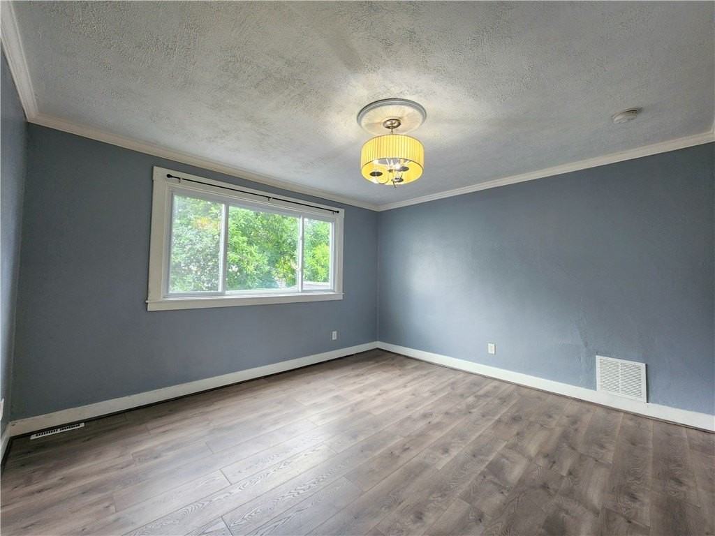 8 Riverside Ct - Photo 5 of 8