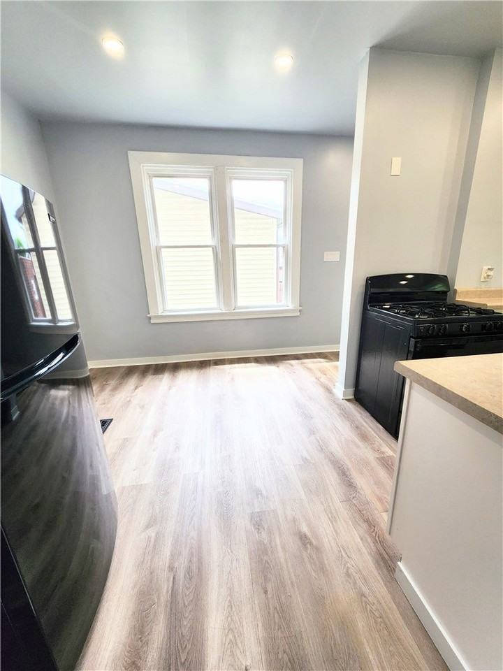 710 Herron Ave - Photo 5 of 11