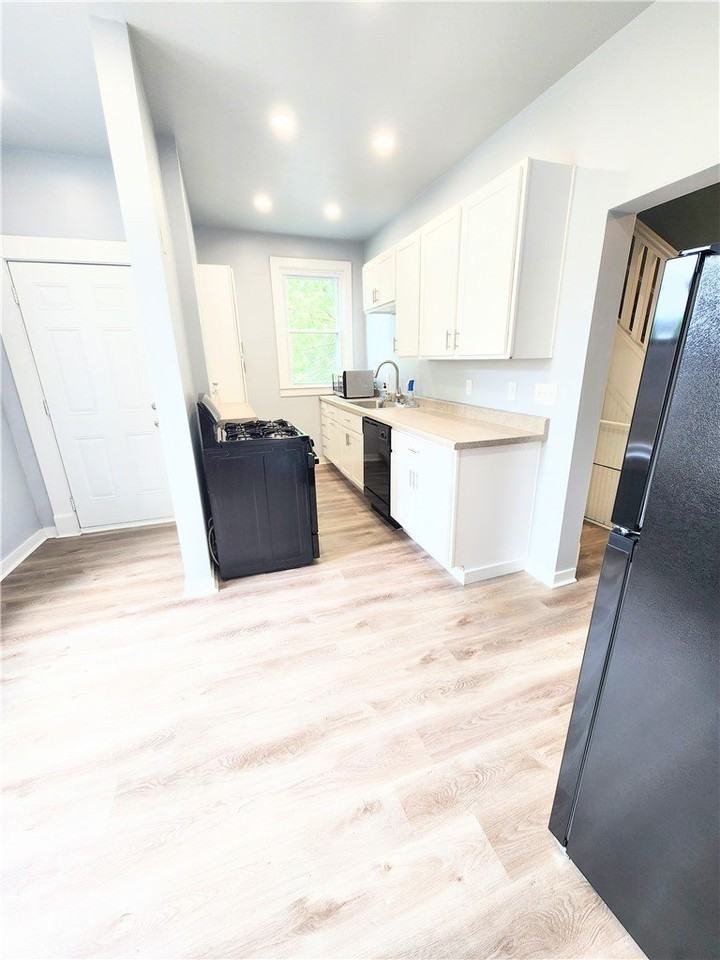 710 Herron Ave - Photo 7 of 11
