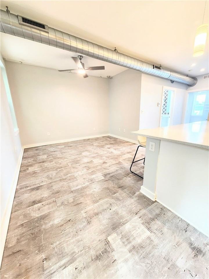 6026 Butler St #2ndFL - Photo 2 of 7