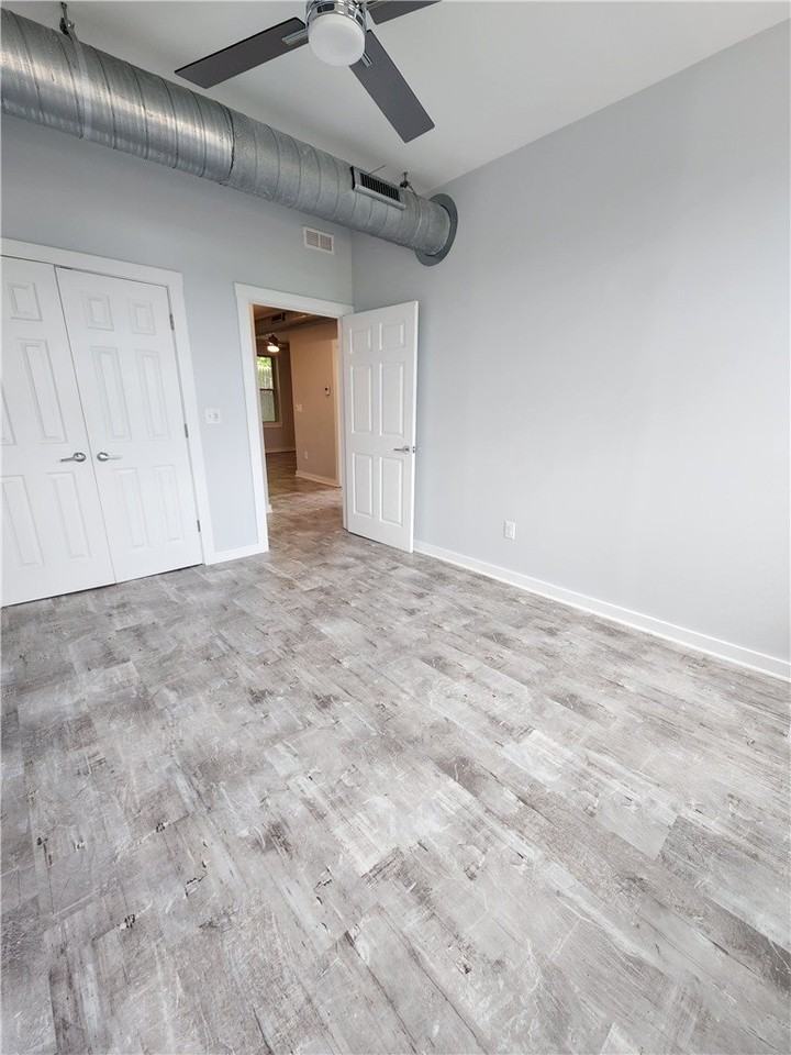 6026 Butler St #2ndFL - Photo 7 of 7